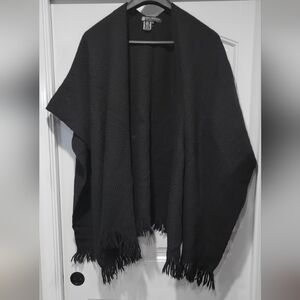 100% New Wool Hand Made in Uruguay Black Fringed Shaw